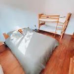 Maison Familiale à , 2 , Jardin , Piscine Et Parking *