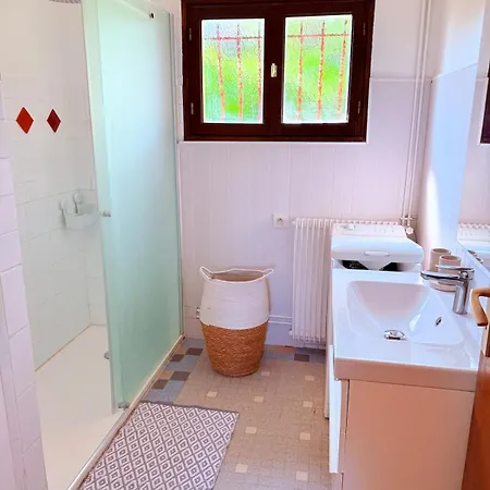 Maison Familiale A , 2 , Jardin , Piscine Et Parking بيت للعطل Cugnaux