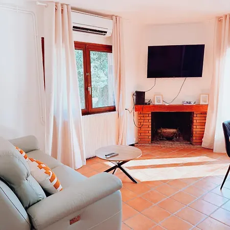 Maison Familiale A , 2 , Jardin , Piscine Et Parking Cugnaux