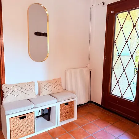 Maison Familiale A , 2 , Jardin , Piscine Et Parking *