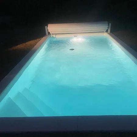 Maison Familiale A , 2 , Jardin , Piscine Et Parking * Cugnaux