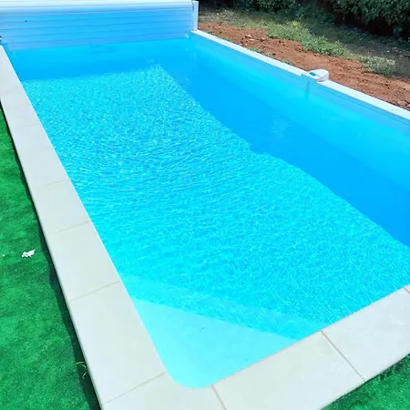 Feriehus Maison Familiale A Cugnaux , 2 Chambres , Jardin , Piscine Et Parking