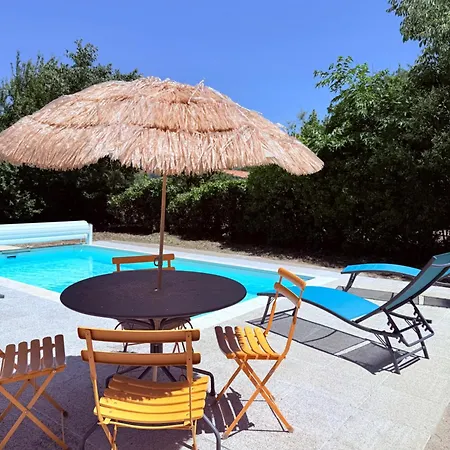 Maison Familiale A , 2 , Jardin , Piscine Et Parking * Cugnaux